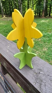 Longaberger 2015 Woodcrafts Daffodil Flower Yellow Take Apart - Picture 1 of 4