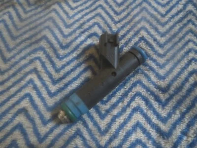 NEW 2004 - 2010 FORD MUSTANG 4.6L ENGINE FUEL INJECTOR 4L8Z-9F593-B - Image 1 of 4