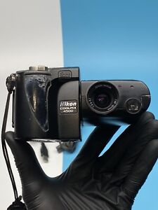 Nikon Coolpix 4500 4.0MP Digital Camera - Black - The flash doesn’t work!