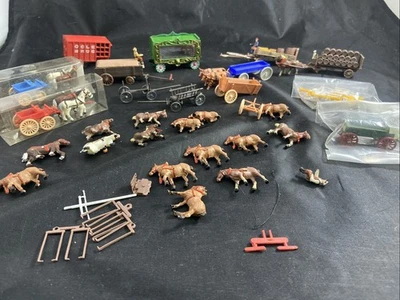 ENORME LOTE MIXTO DE CABALLOS Y CARRUAJES/VAGONES ESCALA HO Foto 1 de 4