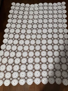 Vintage weiße HANDGEHÄKELTE TISCHDECKE Sterne, Kreis 63x52" EUC - Bild 1 von 3