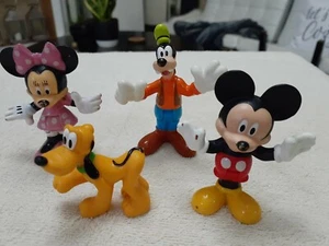 2013 2009 FIGURINE MATTEL DISNEY MICKEY, MINNIE, PLUTO, GOOFY 2,5" - Foto 1 di 11