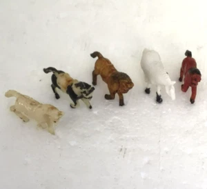 Set 5 cavalli in plastica miniatura vintage premio giocattolo anni 40 - Foto 1 di 7