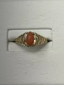 14 kt. Yellow Gold Coral Ring Size 6.5 - Picture 1 of 8