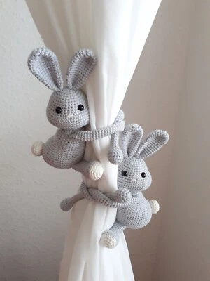 Amigurumi Hase 2 st. gehäkelt Häkeltiere Handarbeit Gardinendeko Vorhangdeko  - Bild 1 von 2