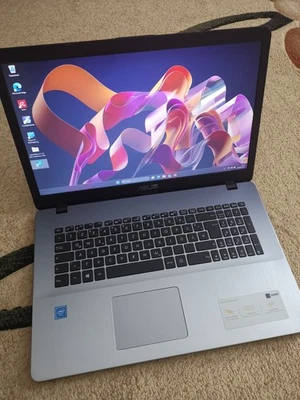 Laptop Asus VivoBook 17,3 Zoll, SSD und Akku NEU, Windows 11 - Bild 1 von 4