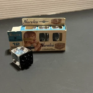 VTG Norelco Cube Flash 1 Cube 3 Flashes Original Box. READ - Picture 1 of 4