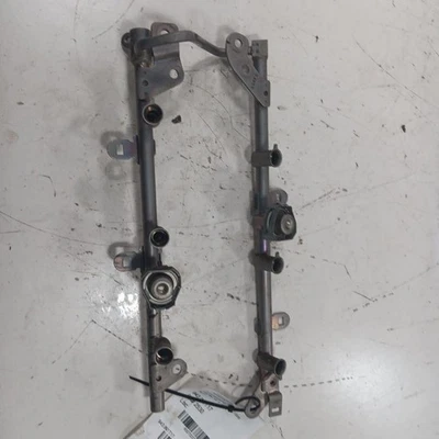 Barra de montaje de inyector de inyección de riel de combustible Infiniti QX50 2017 2016 2015 2014 Foto 1 de 4