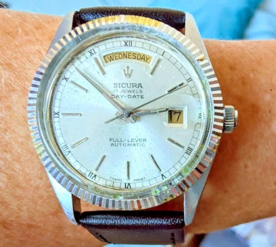 Reloj Automático Caballeros Años 70 Suizo SS Sicura 17J Ronda 1239 Día/Fecha Reparado Foto 1 de 4