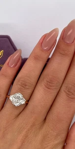Lab Grown Three Stone Diamond 2.50 Carat E/VVS2 IGI CERTIFIED Oval Two Tone Ring - Picture 1 of 17