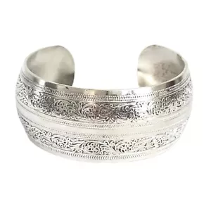 Brazalete ancho abovedado grabado plata pergamino estilo tibetano 7 1/2" largo firmado - Imagen 1 de 7