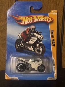 Hot Wheels 2010 New Models DUCATI 1098R Metalflake White w/pr5 blk wheels 17/44 - Picture 1 of 3