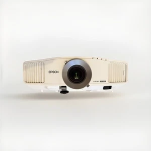 Epson EB-G5450WU Projector, Low Lamp Hours, With Power Cable & Remote, HDMI LAN - Picture 1 of 4