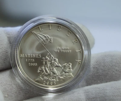 2005 Marine Corps Commemorative UNC/MS Silver Dollar US Mint - Image 1 of 2