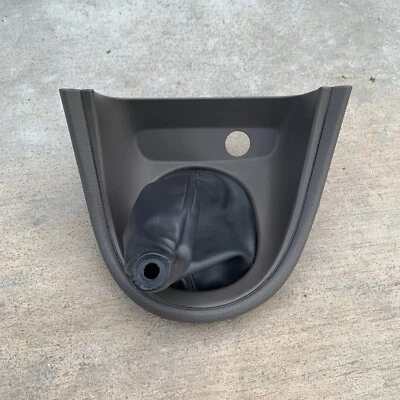 Ford Mustang SN95 1994-2004 consola central palanca de cambios bisel OEM marrón Foto 1 de 4