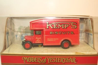 Matchbox Models Of Yesteryear Y31, 1931 Morris Courier Truck Kemp's Biscuits - Image 1 of 4