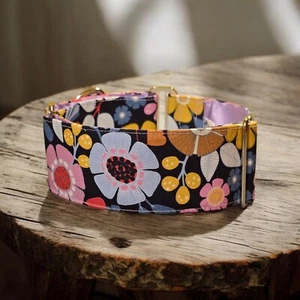 Collars by Pinky  -Banquet Flowers on Navy Blue Background Martingale Collar-  - Picture 1 of 5