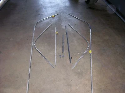 Moldura exterior International Travelall 1975 Foto 1 de 3