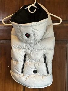 Chaqueta acolchada para cachorro Pajar abrigo para perro duque plateado blanco XL acolchado usada en excelente estado - Imagen 1 de 9