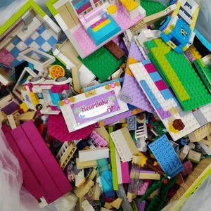 Lego Friends Bundle Made Up Of Several Incomplete Sets figures heartlake 2.4kg - Picture 1 of 13