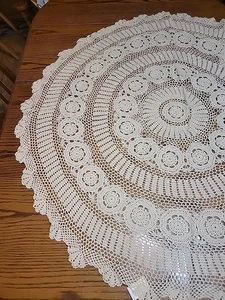 Mantel redondo de encaje de ganchillo a mano de algodón crudo 51" nuevo stock antiguo - Imagen 1 de 7