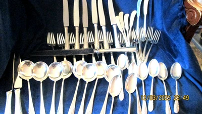 A SET OF TOWLE STERLING SILVER FLATWARE 48  PIECES  NICE. - Image 1 of 4