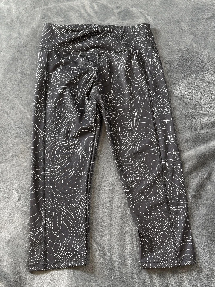 Lululemon Athletica Pants Womens 4 Black White Printed Capri Crop Leggings - Image 1 of 4