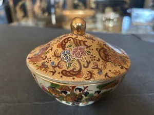 Satsuma Porzellan Schale mit Deckel aufwendig vergoldet handbemalt Designs japanischer Stil - Bild 1 von 20