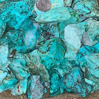 2000 Carat Lots of Natural Turquoise Rough + a Free Faceted Gemstone - Image 1 of 4