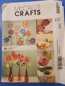 McCalls 5869 Dimensional Fabric Flowers Pin Cushion Decor Accent Uncut Pattern - Picture 1 of 3