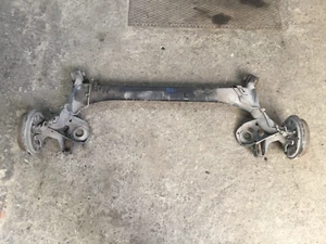 PONTE ASSALE ASSE  POSTERIORE VOLKSWAGEN POLO 6R (2011) FRENO A TAMBURO - Imagen 1 de 5