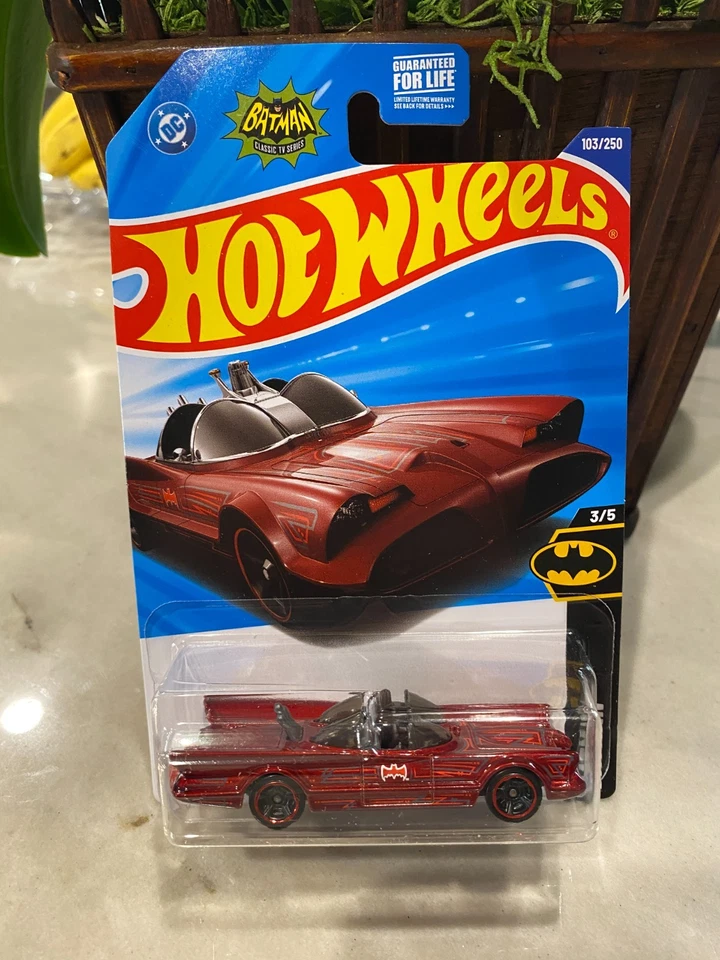Hot Wheels 2025 BATMAN Série #103 Série TV Batmobile Mtflk Rouge Avec MC5s - Photo 1/1