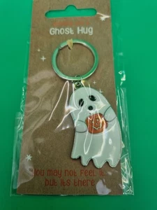Ghost Hug - Metal/Enamel Keyring Halloween Spooky Pumpkin - Picture 1 of 1