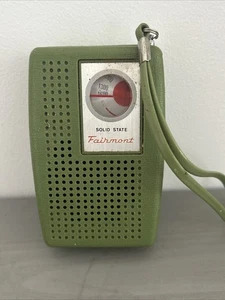 Vintage Fairmont Solid State Transistor AM Radio Green - Made in Hong Kong Parts - Picture 1 of 15