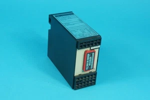 Camille Bauer 55-V900-10 PT100 0-400° Temperature transmitter 553030/1/90 - Picture 1 of 3