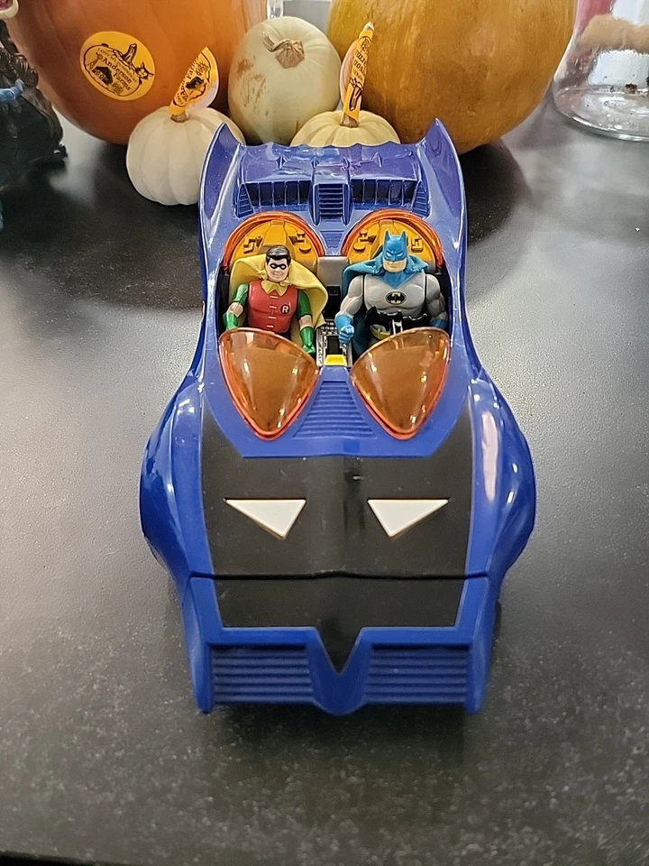 Kenner Batimóvil 1984 con figura de Batman y Robin de colección DC Super Powers Daño Foto 1 de 4