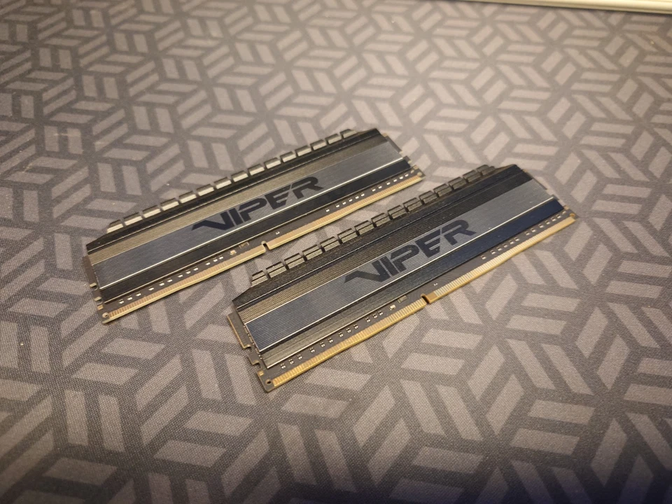 Patriot Memory 8GB Kit (2x4GB)  PVB48G320C6K 3200MHz CL16 - Image 1 of 1