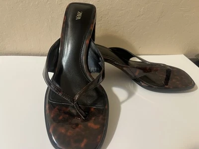 Sandalias Zara Wms Tanga con Tiras Patrón Caparazón de Tortuga Negro/Marrón Talla 8 Foto 1 de 4