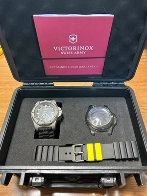 Victorinox I.N.O.X. de trabalho raro Relógio Pro Diver titânio 45mm com extras 126g - Imagem 1 de 4