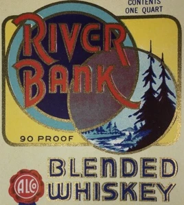 Etiqueta de whisky mezclado River Bank de colección Boston MA American Liquor Co 3"x4" aprox. - Imagen 1 de 3