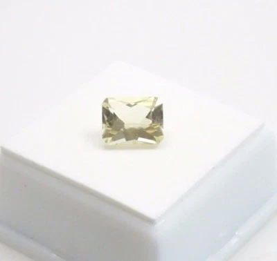 Yellow Scapolite - 2.90ct - Emerald Cut - 10x8mm - Loose Gemstone  - Image 1 of 4