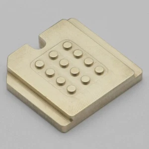 KAMERA BLITZSCHUH HALTERUNG ABDECKUNG STAUBKAPPE MESSING POLIERT 4 LEICA M1 M2 M3 LM-SH-D3 - Bild 1 von 5