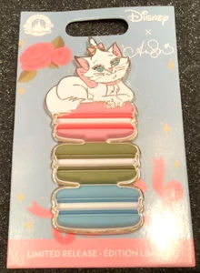 Prendedor 2022 Disney D23 Expo The Aristocats LR - Marie's Macaroon Stack - Imagen 1 de 1