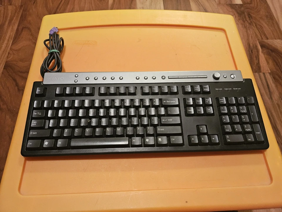 Rare Working vintage Sony VAIO PCVA-KB4P/U PS/2 Wired Computer Keyboard. 0018945 - Image 1 of 4