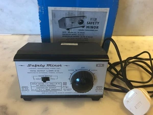 H+M SAFETY MINOR MODEL RAILWAY VARIABLE TRANSFORMER EXCELLENT BOXED - SEE TEXT - Picture 1 of 7