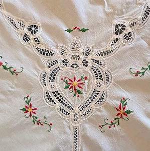 Tovaglia vintage Battenburg pizzo ricamo 84x66" ovale Poinsettia fiori vacanza - Foto 1 di 14