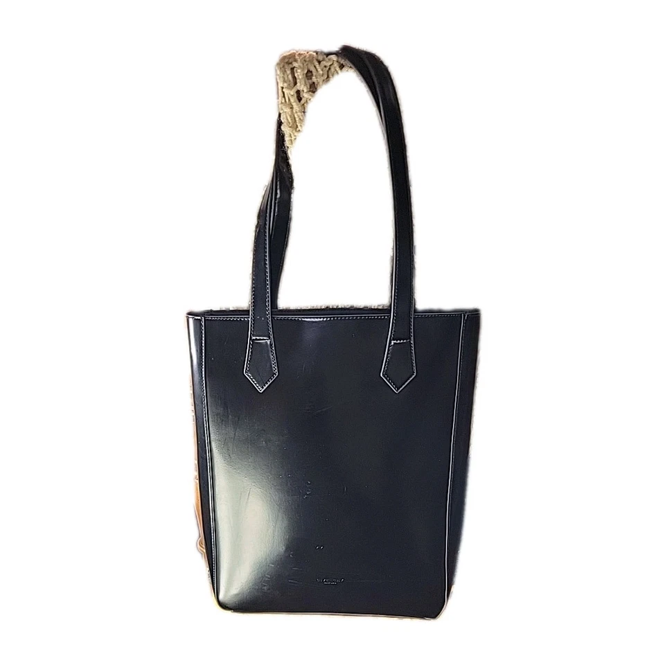 Givenchy Bolso Perfume Cuero Fuex Negro Moda Accesorios Y2K Streetware Estilo Foto 1 de 4