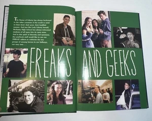 FREAKS AND GEEKS: Complete Series -- Yearbook Edition -- Out of Print DVD Set - Bild 1 von 3