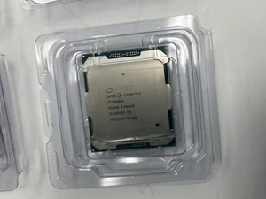 SET 13 - Intel i7-6900K SR2PB 3,2GHz 8-Core Desktop CPU Prozessor - Bild 1 von 3