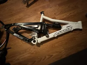ASTRIX HUCKSTER Downhill / Freeride Bike frame Size Medium. Used - Picture 1 of 17